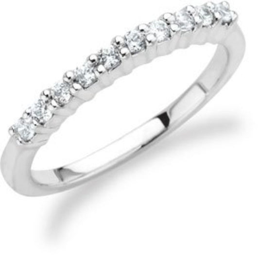 18K White 1/4 CTW Natural Diamond Band