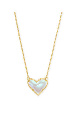 ARI HEART SHORT PENDANT NECKLACE